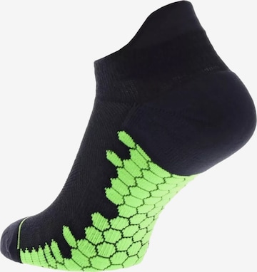 Chaussettes 'Trailfly Ultra' Inov-8 en noir : devant