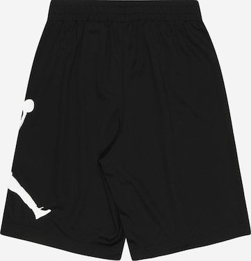 Regular Pantaloni de la Jordan pe negru