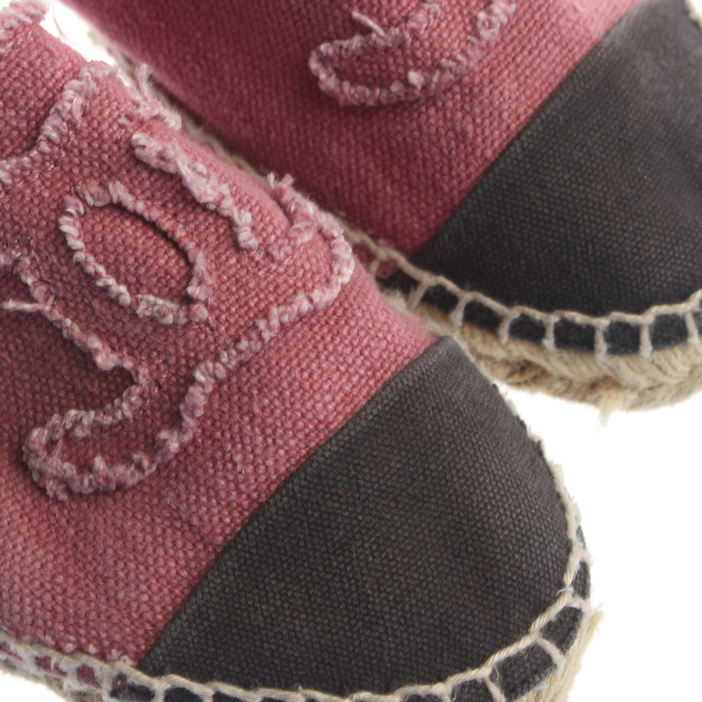 CHANEL Flats & Loafers in 39 in Grey