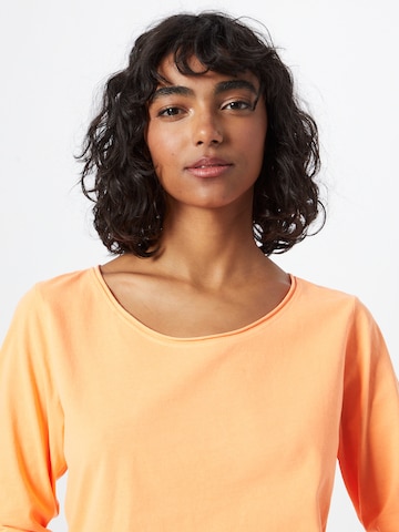 OUI Shirt in Orange