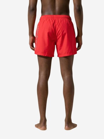 Pantaloncini da bagno '7M002001 AF14497' di EA7 Emporio Armani in rosso