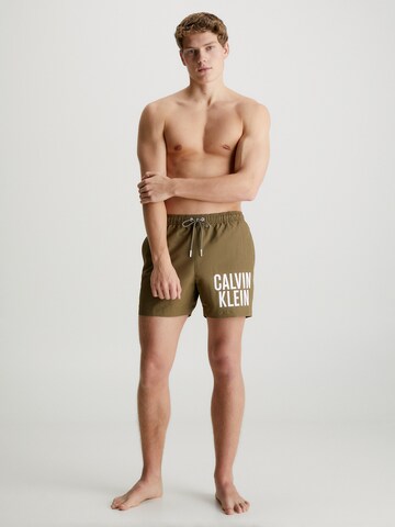 Calvin Klein Swimwear Badeshorts 'Intense Power' i grøn