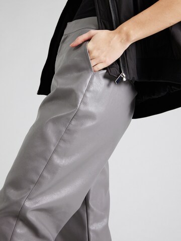 Gina Tricot Regular Trousers in Grey