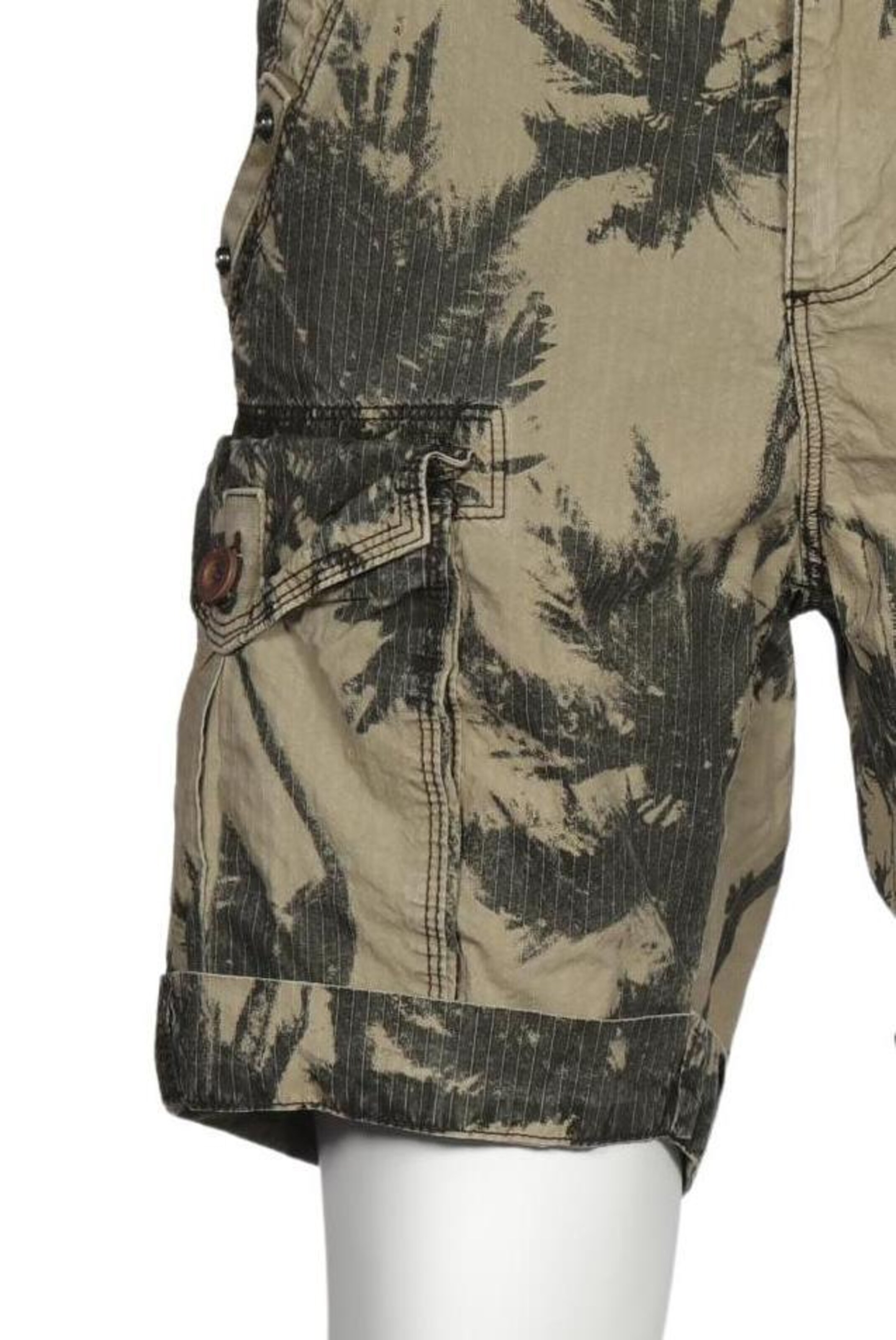 Energie Shorts in 30 in Green