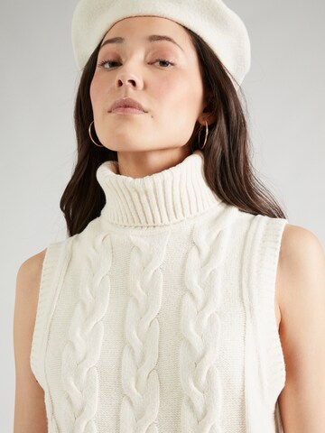 GAP Sweater in White