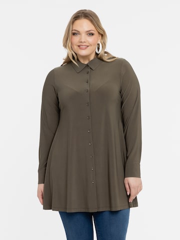 Yoek Blouse in Green: front