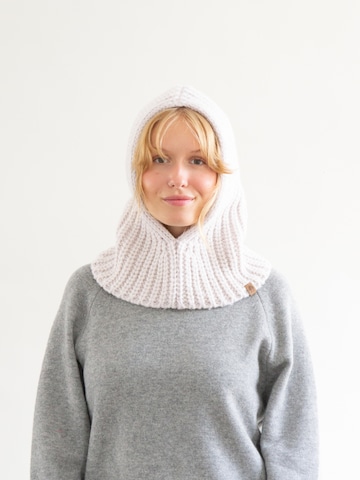 KOPYTO Beanie 'ALUCO' in Beige: front