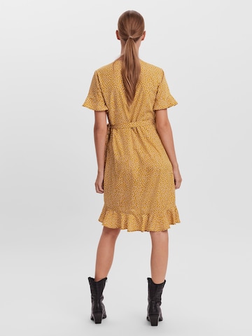 VERO MODA - Vestido 'Henna' en amarillo