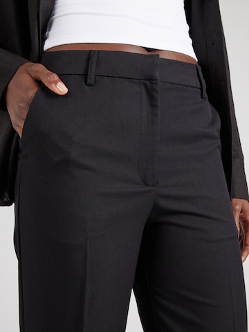 Regular Pantalon à plis Monki en noir