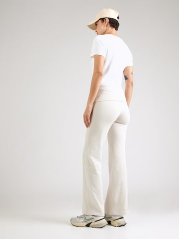 Regular Pantalon Nike Sportswear en blanc