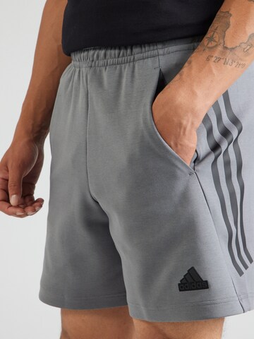 ADIDAS SPORTSWEAR Regular Sportshorts 'Future Icons' in Grau