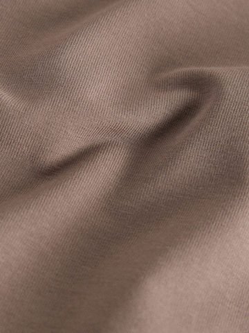 The Set Top - barna