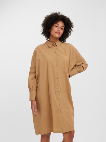 Robe-chemise 'Gittana' VERO MODA en marron : devant