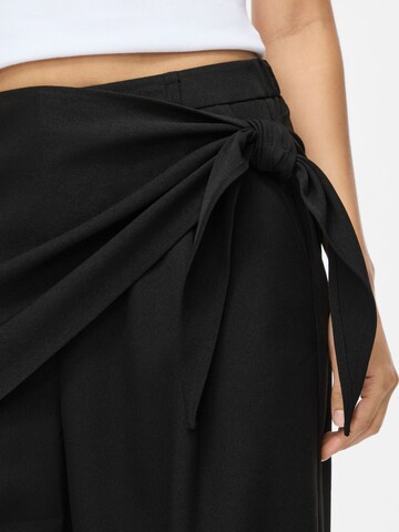 Wide leg Pantaloni 'NMPine' di Noisy may in nero