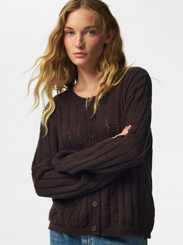 PIECES Strickjacke 'PCAda' in Braun