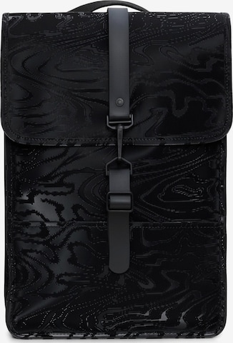 RAINS Rucksack in Schwarz: Vorderseite