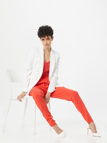 Effilé Pantalon 'KATE' ICHI en rouge