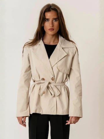 TEESHOPPEN Between-season jacket ' Sia ' in White: front