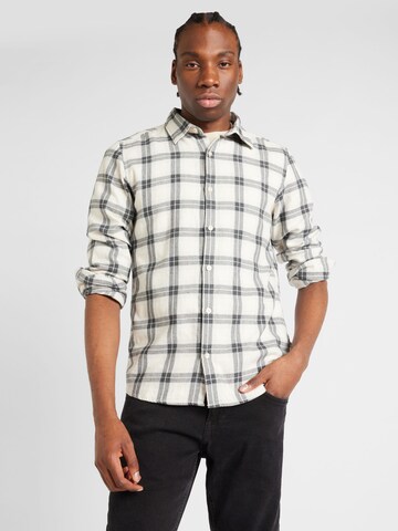 QS Slim fit Button Up Shirt in White: front