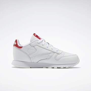 Sneaker de la Reebok pe alb