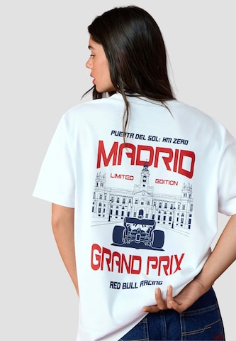 Red Bull Racing x Pepe Jeans - Camiseta 'PUERTA DEL SOL' en blanco