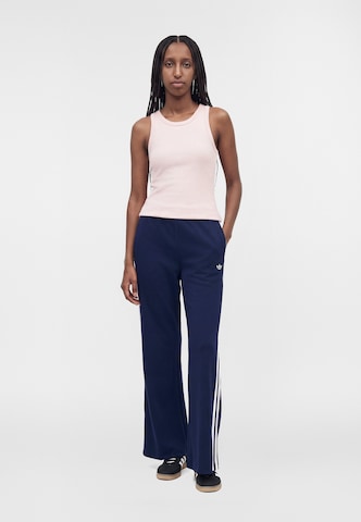 ADIDAS ORIGINALS Flared Nadrág 'SPORTS CLUB' - kék