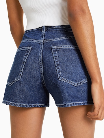 Bershka Loosefit Shorts in Blau