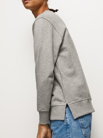 Pepe Jeans Sweatshirt 'Calista' in Grau