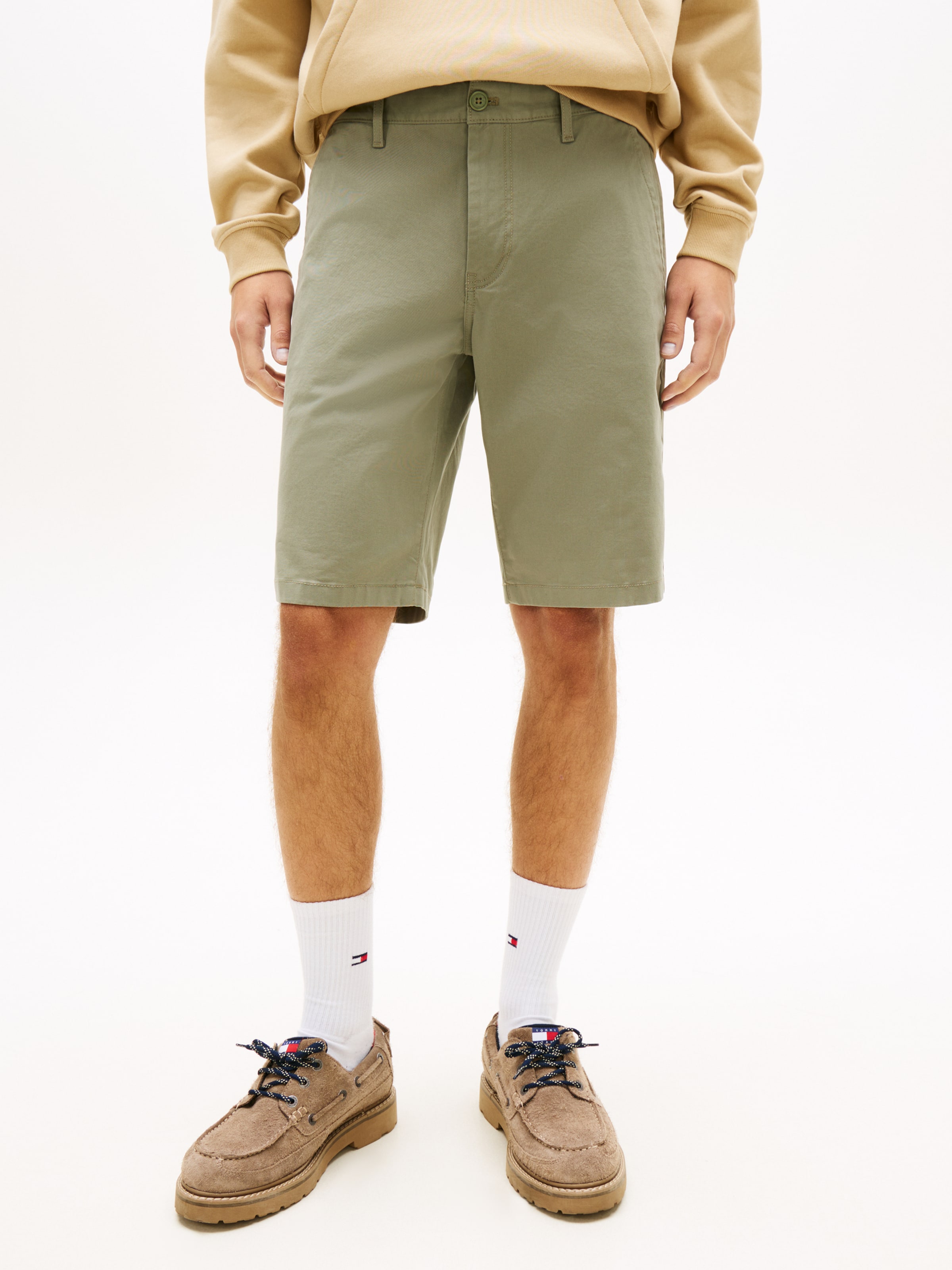 Tommy Jeans Regular Chino in Beige: voorkant