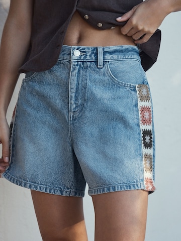 Next Regular Shorts in Blau