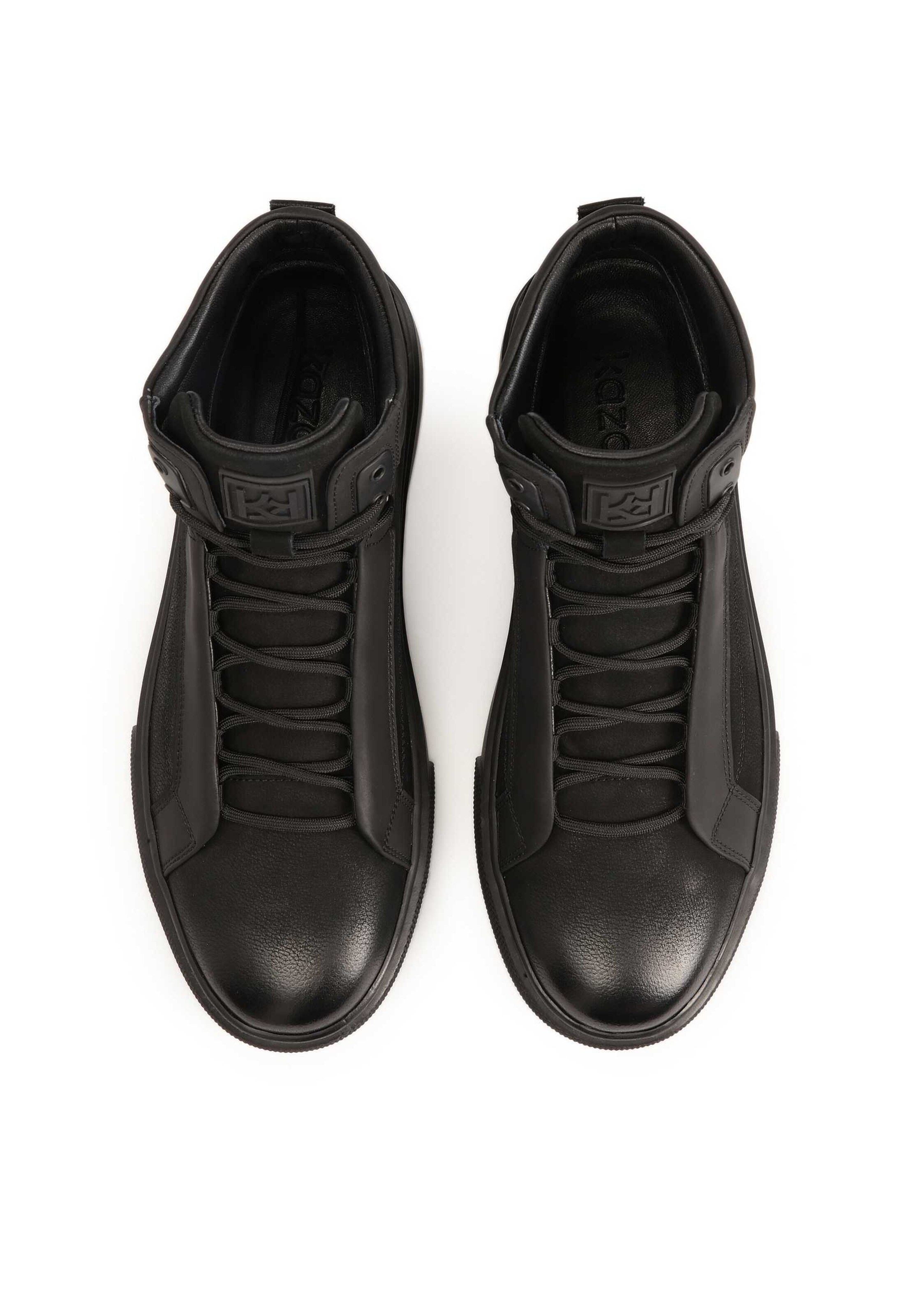 Sneaker alta di Kazar in nero
