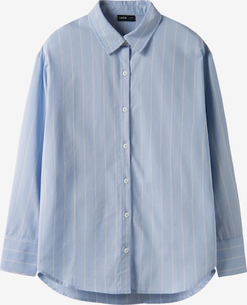 LMTD Bluse in Blau: Vorderseite