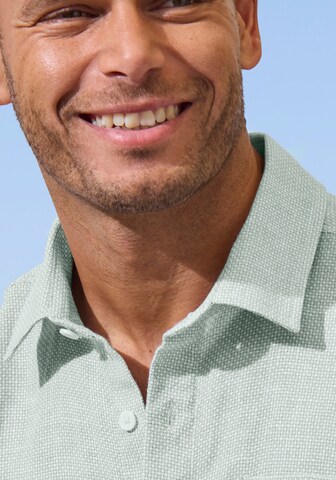 JOHN DEVIN Comfort fit Button Up Shirt in Green
