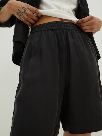 EDITED Regular Pants 'Zoey' in Black