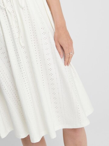 Robe 'FATINKA' JDY en blanc