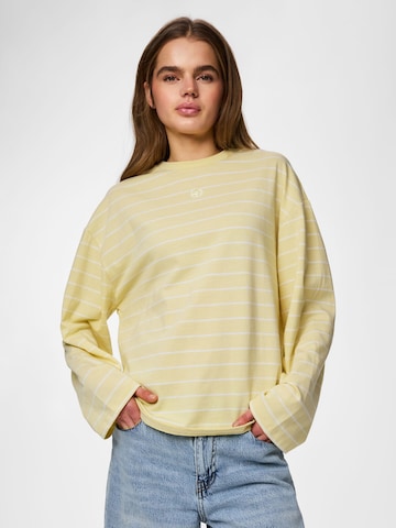 Maglietta 'PCSADIE BARREL' di PIECES in beige: frontale