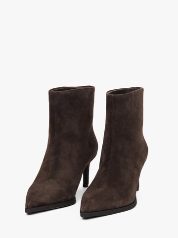 Estro Ankle boots '2636-51' in Brown