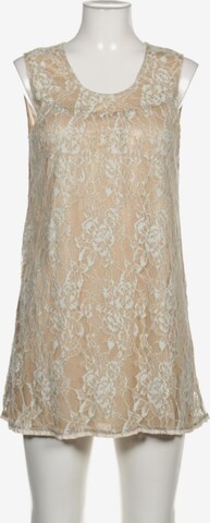 Yumi Dress in M in Beige: front