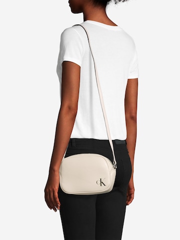 Calvin Klein Jeans Tasche in Beige