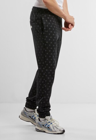 SOUTHPOLE Tapered Hose in Schwarz