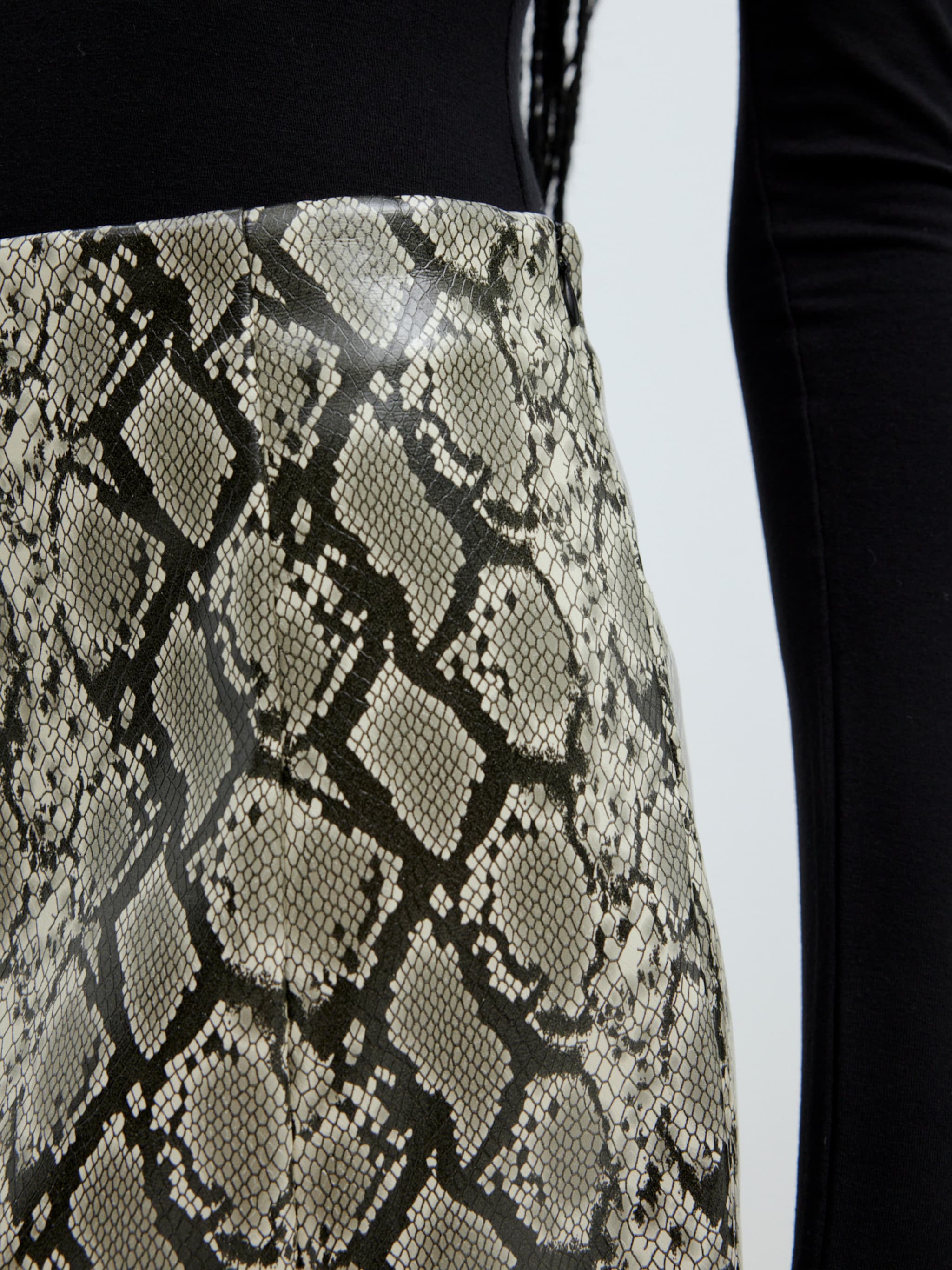 EDITED Produkte Rock 'Celia' rauchgrau