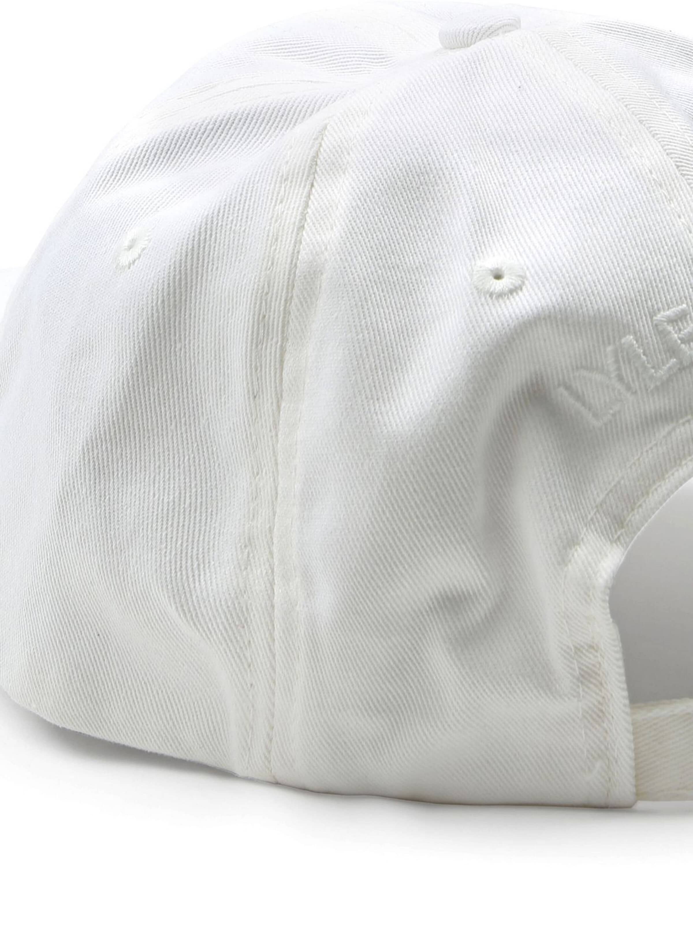Lyle & Scott Cap in White