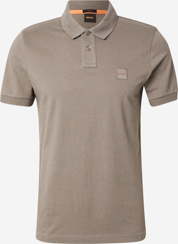 T-Shirt 'Passenger' BOSS en beige : devant