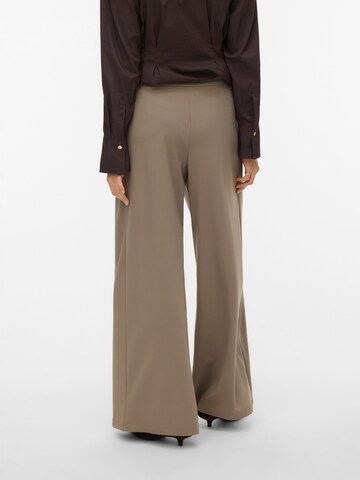 VERO MODA - Pierna ancha Pantalón plisado 'VMStella' en marrón