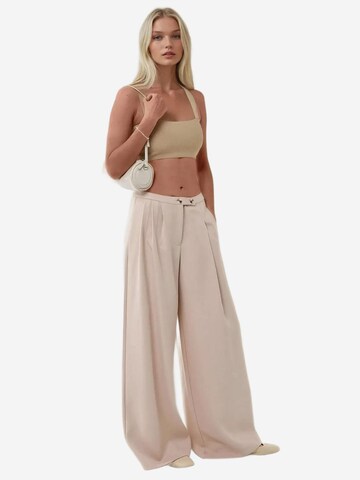 Wide leg Pantaloni con pieghe di Hiccup in beige
