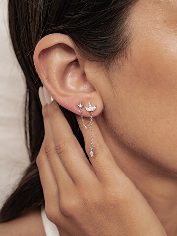 Orecchini 'Petal Chain Dangle' di Hey Happiness in argento
