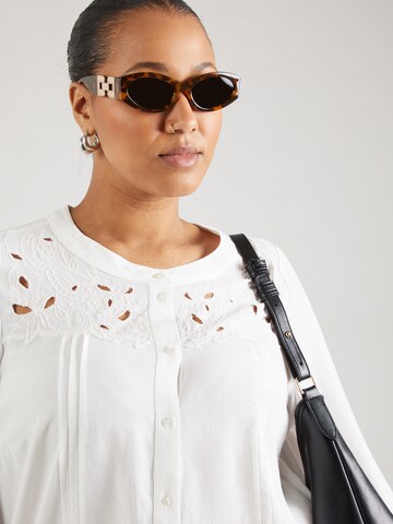 Chemisier 'VMCVILDE' Vero Moda Curve en blanc