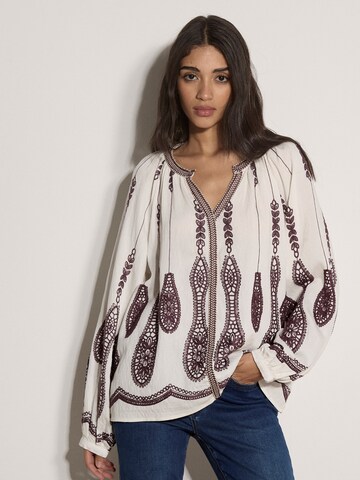 Apricot Blouse ' ' in Beige: voorkant