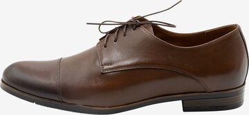 DreiMaster Klassik Lace-Up Shoes in Brown: front