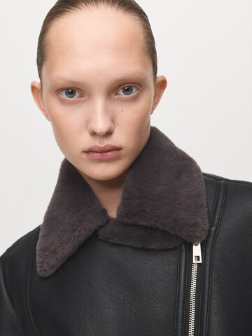 Giacca di mezza stagione 'CADI' di MANGO in nero